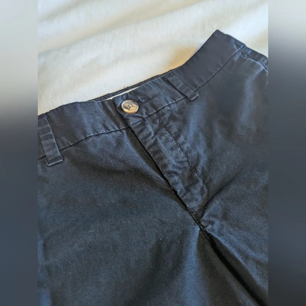 3/$15! Old Navy Everyday Mid-Rise Twill Chino Short - 6" - Picture 4 of 11